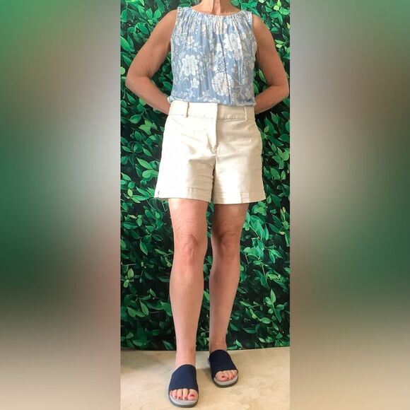 Loft Milky Cream Women's Riveria Flat Front Shorts Size 6 - Picture 1 of 5